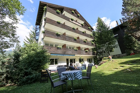 Aussenansicht Sommer web 1